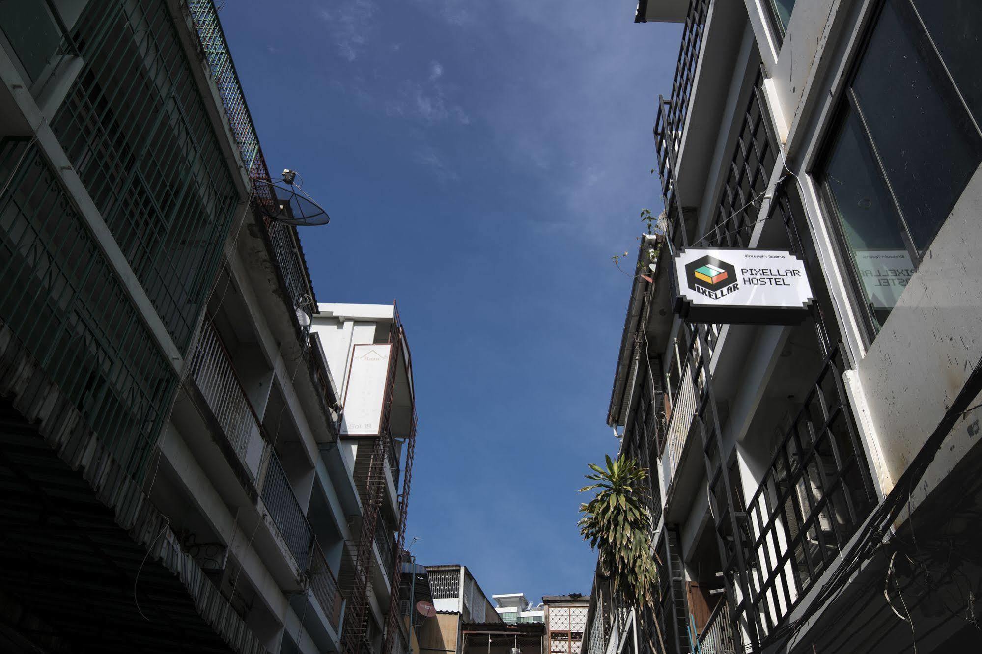 Pixellar Hostel Bangkok Extérieur photo